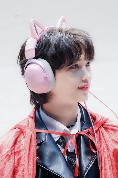 Cute Felix Skz, Felix Headphones, Cute Felix Icons, Skz Felix Icon, Lee Felix Magazine, Felix Yongbok, Felix Lee, Lee Felix, You Are Beautiful