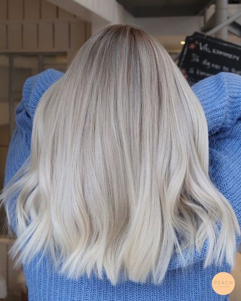 Cool Blonde Balayage Hair, Short Blonde Hair Bridesmaid, Platinum Blonde Hair With Ash Lowlights, Cool Beige Blonde Hair Balayage, Natural Blonde Hair Short, Light Blonde With Dark Roots, Blonde Hair Inspiration 2023, Short Vanilla Blonde Hair, Dimensional Vanilla Blonde