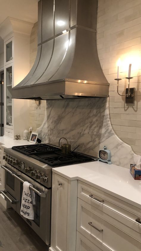 Unique Kitchen Hoods, Bloxburg Interior, Kitchen Revamp, Texas Kitchen, House Addition, Fancy Kitchens, Kitchen Mood Board, Kitchen Details, Kitchen Range Hood