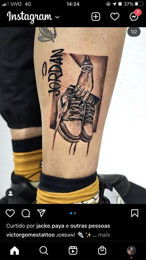 Sneaker Head Tattoo Ideas, Sneakerhead Tattoo Ideas, Nike Dunk Tattoo, Hiphop Tattoo Old School, Jordan 1 Tattoo, Gta Tattoo Ideas, Hypebeast Tattoo, Sneaker Tattoo, Lola Tattoo