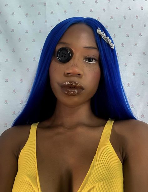 Solo Halloween Costumes Black Women, Costume Black Women, Halloween Costumes Black Women, Costumes For Black Women, Coraline Costume, Black Cosplayers, Halloween Costumes 2022, Vampire Bride, Dark Blue Hair