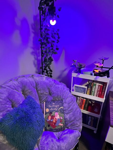 Beanbag Aesthetic Room, Bean Bag Area In Room, Beanbag Corner Ideas, Corner Bean Bag Chair, Small Reading Nook Cozy Corner Bean Bag Chairs, Bean Bag Book Nook, Room Hangout Corner, Chill Corner Ideas, Purple Reading Nook