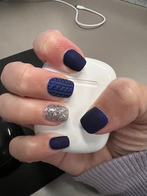 Sweater and navy blue matte 😍 Navy Blue Sweater Nails, Navy Matte Nails Short, Navy Nails, Sweater Nails, Navy Blue Sweater, Matte Nails, Winter Sweaters, Blue Sweaters, Girly Things