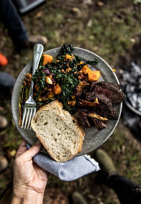 Camping Food Photography, Gourmet Campfire Meals, Outdoor Food Photography, Rustic Cooking, Camping Plates, Open Fire Cooking, Cooking Photography, Outdoor Gathering, Fire Food