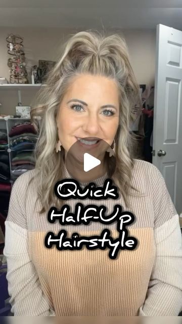 Suzy Turner 🔆 Makeup • Skincare • Hair 🔆 on Instagram: "Super quick and easy hair style to give some volume to a half up hairdo! #easyhairstyle #hair #halfuphalfdownhairstyle #hairdo #finehair #thinhair #volume #hairtutorial #hairideas #hairtips" Halo Hair Extensions Styles Half Up, Half Up Half Down Hair Extensions, Volume Half Up Half Down Hair, Half Up Volume Hair, Quick And Easy Half Up Half Down Hair, High Half Up Half Down Hair, Half Hair Updo, Quick Half Up Hairstyles, Half Up Hairdo