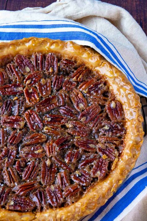 Burbon Pecan Pie, Bourbon Pecan Pie Recipe, Boozy Baking, Maple Pecan Pie, Pecan Cobbler, Bourbon Pecan Pie, Maple Bourbon, Pie Cheesecake, Sweet Bites