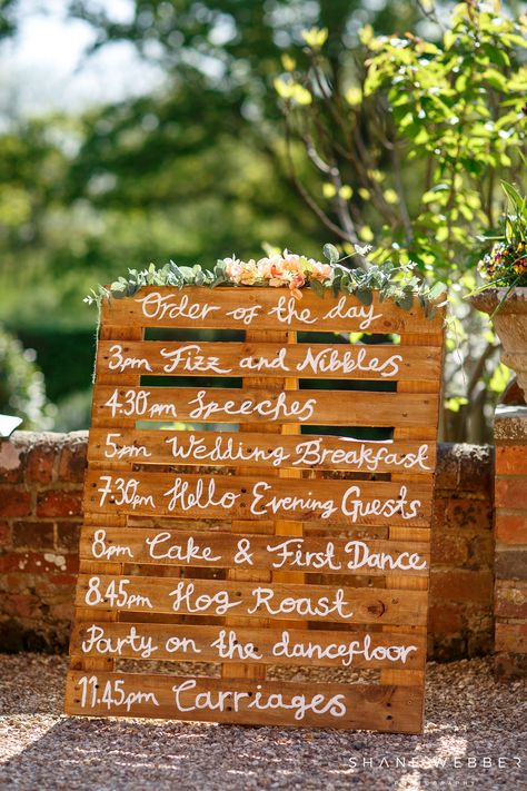 Order Of Service Wedding Pallet, Pallet Wedding Schedule, Pallet Wedding Decor, Modern Wedding Diy, Wedding Pallet, Order Of The Day Wedding, Bush Wedding, Jade Wedding, Wedding Day Schedule