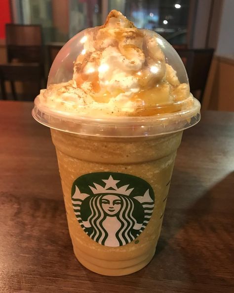 #nationalcoffeeday #pumpkinspice #pumpkinspicelatte @starbucks #yummy #coffee #coffeephotography Caramel Frappuccino, Costa Coffee, Coffee Shot, National Coffee Day, Coffee Photography, Starbucks Hot, Pumpkin Spice Latte, Daily Meals, Hot Coffee