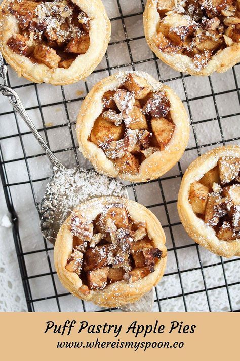 Puff Pastry Apple Pie, Puff Pastry Squares, Individual Apple Pies, Pastry Squares, Apple Tartlets, Puff Pastry Apple, Mini Pie Recipes, Apple Pastry, Apple Puff Pastry