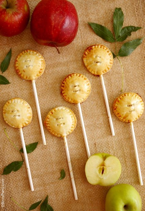 Party Food: Apple & Cinnamon Pie Pops Recipe Apple Pie Pops, Cinnamon Pie, Celebration Desserts, Cinnamon Apple Pie, Pie Pops, Bird Party, Cooked Apples, Thanksgiving Dishes, Hand Pies