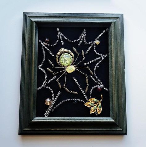 Halloween Button Art, Old Jewelry Crafts Ideas, Button Art Projects, Jewelry Collage, Boo Yall, Framed Jewelry Art, Jeweled Picture Frame, Jeweled Picture, Jewelry Pictures