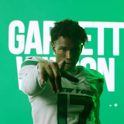 swipe to get hype ➡️ The post New York Jets: swipe to get hype… appeared first on Raw Chili. Garret Wilson, Garrett Wilson, Football Boys, New York Jets, Chili, Nfl, Football, New York, Quick Saves