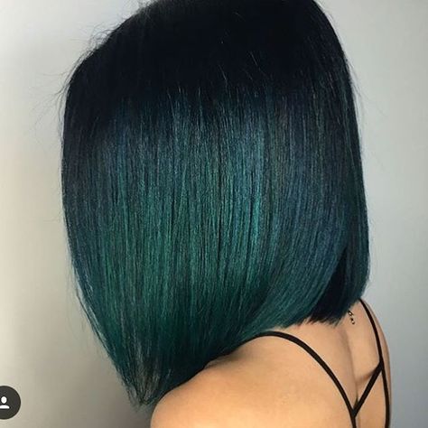 Deep sea blue/green by @elissawolfe! 💚💚💚 Green Bob, Emerald Green Hair, Dark Green Hair, Colored Hair Tips, Dye Ideas, Beautiful Hair Color, Hair Color Blue, Green Ombre, Eye Shadows