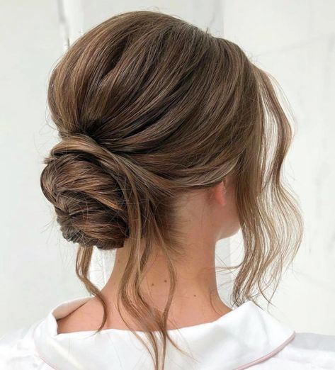 Upgrade Your Lazy Messy Bun With These Chic Ideas Lazy Bun Hairstyles, Debs Hairstyles, Bridesmaid Bun, Bun With Curls, Elegant Bun, Wedding Bun Hairstyles, Short Hair Bun, Bun Styles, Messy Buns