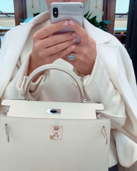 Instagram post by What i like💋 • Oct 26, 2019 at 1:52pm UTC White Kelly Bag, Kelly Bag, Hermes Bag, Bag Organization, Hermes Birkin, Playing Dress Up, Fashion Photo, Classic Style, Dior