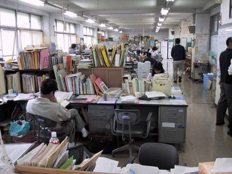 The staff room of a school (Narusedai JHS?) in Narusedai, Machida, Tokyo via go_adb_go on Flickr. It's amazing how similar the staff rooms of typical Japanese schools can look. I worked at one in Osaka just like this. Japanese School Aesthetic, Faculty Room, Teachers Room, School Building Design, Teacher Aesthetic, Staff Room, School Interior, Jobs For Teachers, School Staff