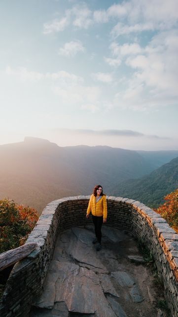 Maddy | Hiking + Travel ✨ on Instagram: "Here are 6 hikes in NC to add to your list for 2022! Have you already done any of these?! 🤩 📍 Wiseman's View 🥾 0.4mi out & back 💪🏼 Easy 🐶 Pet friendly ** NOTE: HIGH CLEARANCE VEHICLE RECOMMENDED TO ACCESS TRAILHEAD ** 📍 Waterrock Knob 🥾 0.9mi out & back 💪🏼 Moderate 🐶 Pet friendly 📍 Dry Falls 🥾 0.4mi out & back 💪🏼 Easy 🐶 Pet friendly 📍 Youngs Mountain Trail 🥾 4.3mi out & back 💪🏼 Moderate 🐶 Pet friendly ** NOTE: A RESERVATION IS REQUIRE Easy Pets, Boone Nc, Mountain Trail, Mountain Trails, Out Back, Asheville Nc, Hiking Trip, Blue Ridge, Graveyard