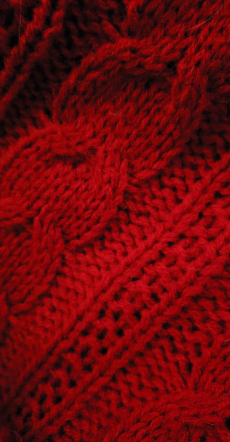 Red Knit Blanket, Red Blanket Aesthetic, Red Cozy Aesthetic, Red Yarn Aesthetic, Things That Are Red, Fall Red Aesthetic, Red Xmas Aesthetic, Winter Red Aesthetic, Dark Red Christmas Aesthetic