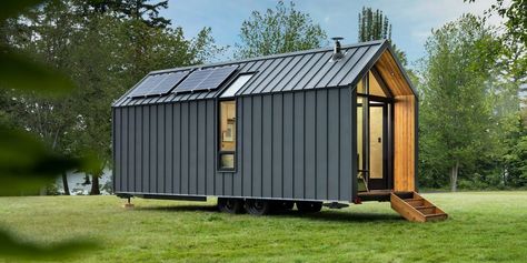 Tiny Office On Wheels, Tiny Home Trailer, Trailer Houses, Tiny Homes On Wheels, Modern Tiny Home, Steel Cladding, Tiny House Exterior, Modern Shed, Tiny House Trailer