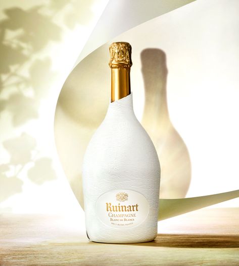 Ruinart Second Skin Inspires A World Of Sustainable Luxury Packaging | Dieline - Design, Branding & Packaging Inspiration Champagne Packaging, Eco Packaging, Eco Design, Bottle Gift, Luxury Packaging, Sustainable Packaging, Creative Packaging, Packaging Solutions, Packaging Design Inspiration