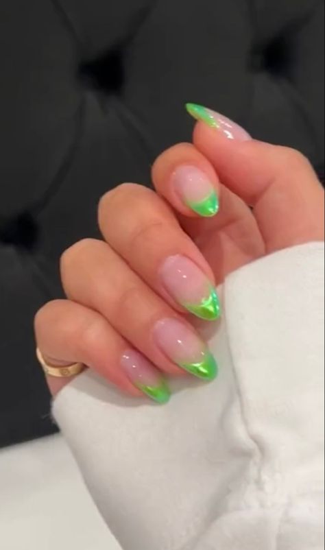 Green Crome Nails Design, Lime Green Nails Short, Green Chrome Nails, Chrome Tips, Lime Green Nails, Sns Nails Colors, Face Nails, Foundation Swatches, Neon Green Nails