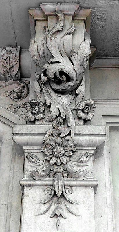 ⌖ Architectural Adornments ⌖ ornate building details - decorative column details Wow Photo, Vintage Architecture, Art Appliqué, Ornate Design, Amazing Buildings, Classical Architecture, Arte Pop, Beautiful Architecture, Architectural Salvage