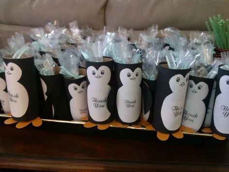 Xare, Snow Beauty, Themed Baby Shower Ideas, Penguin Birthday Party, Lila Party, Penguin Baby Showers, Winter Party Themes, Penguin Theme, Penguin Birthday