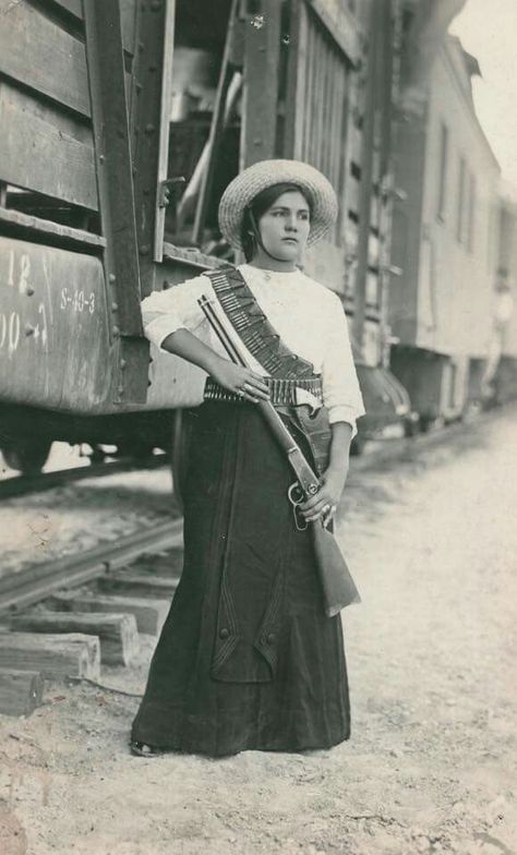 Mexican Revolution, Mexican Culture Art, Mexico History, Mexican Heritage, Mexican Women, Mexican American, Paris Photo, Mexican Culture, Badass Women