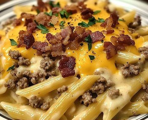 Cheeseburger Lasagna, Spinach Casserole, Bear Tattoo Designs, Pasta Recipes Alfredo, Main Course Meals, Dinner Beef, Herb Roasted Potatoes, Creamy Pasta Recipes, Better Food Choices