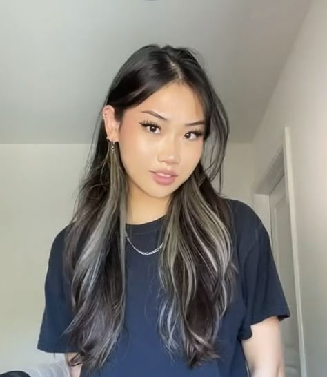 Underdye Hair, Half Dyed Hair, Hidden Hair Color, Skunk Hair, Hair Color Asian, Black Hair Balayage, Hair Color Underneath, Peekaboo Hair, Hair Color Streaks