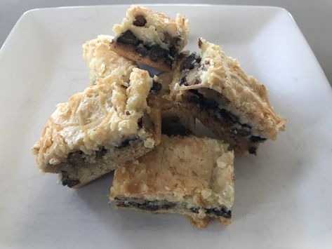 Neiman Marcus Bars – Ugly Desserts Neiman Marcus Cake, Neiman Marcus Bars, Neiman Marcus Cookie Recipe, Neiman Marcus Cookies, Bar Desserts, Mom Recipes, Dessert Bar Recipe, Muffin Recipes Blueberry, Easy Peanut Butter