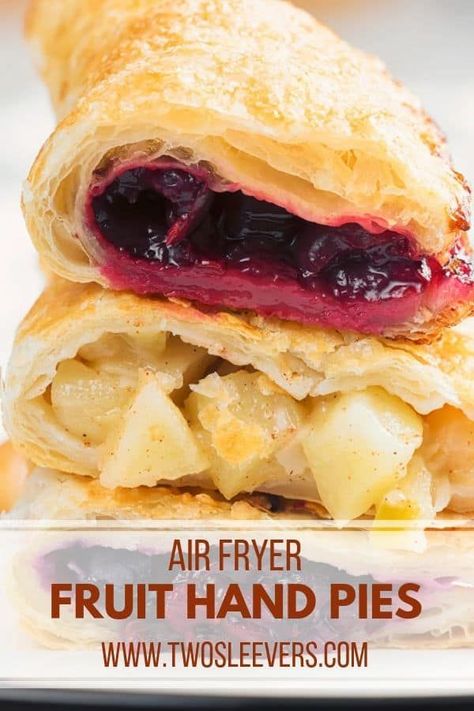 Air Fryer Fruit, Air Fryer Hand Pies, Pies Blueberry, Fruit Hand Pies, Fried Hand Pies, Cherry Hand Pies, Fried Recipes, Air Fryer Recipes Breakfast, Air Fryer Recipes Dessert