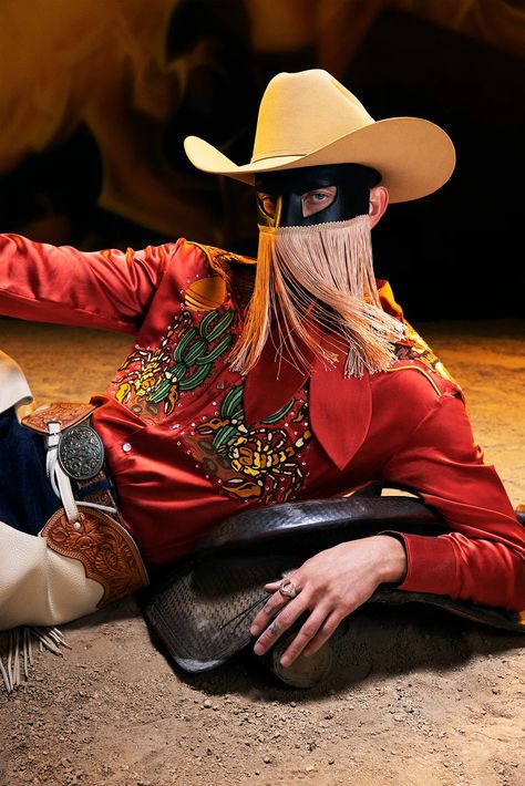 Orville Peck-cowboy queer Julia Johnson, Orville Peck, Western Glam, Chris Isaak, Costume Noir, Girls Aloud, Country Artists, Cow Boy, Trending Videos