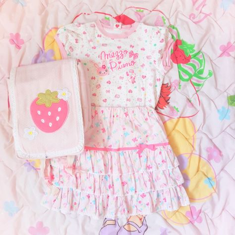 Toddlercore Fashion, Mezzo Piano Outfit, Mezzo Piano Clothes, Jojifuku Aesthetic, Piano Clothes, Cutecore Clothes, Piano Aesthetic, Space Outfit, Sock Outfits