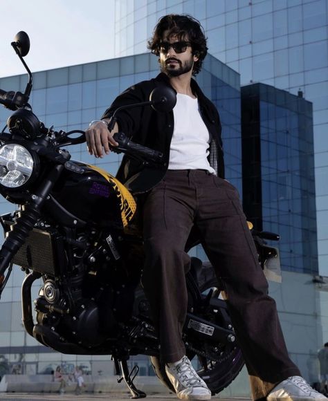 Sunny Kaushal, Enfield Motorcycle, Sneakers Vans, Royal Enfield, Vans Sneakers, Hair And Beard Styles, Suits Coats, Sunnies, Motorcycles