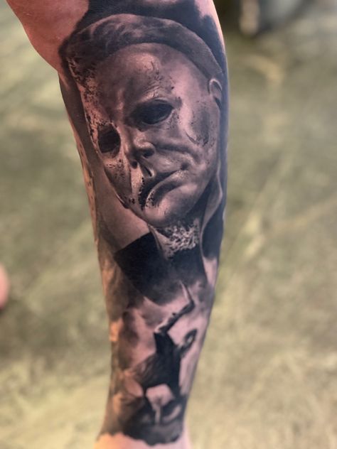 Folow my Instagram kavali_tattoo_ink Michael Myers Leg Tattoo, Mike Myers Tattoo, Micheal Myers Tattoo, Michael Myers Tattoo, Myers Tattoo, Black Men Tattoos, Horror Movie Tattoos, Movie Tattoos, Men Tattoos