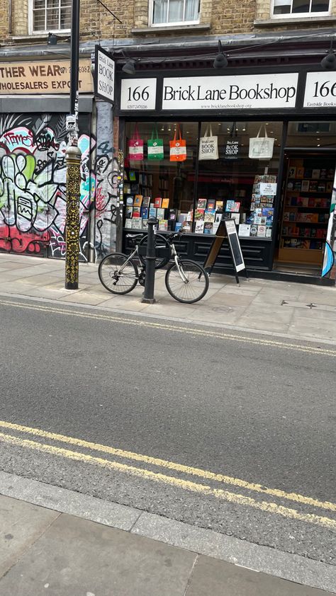 Brick Lane, Times Square, Street View