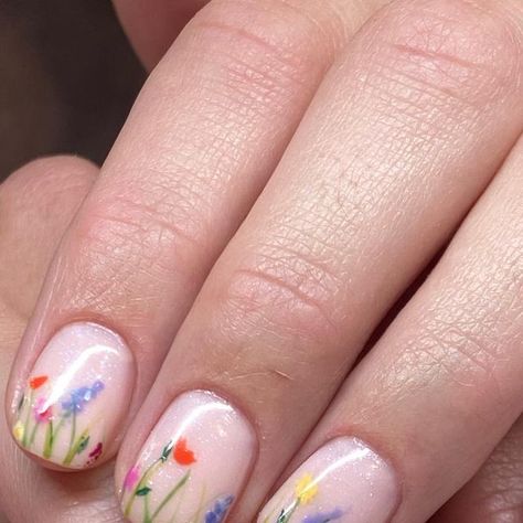 Keely Chaney on Instagram: "The prettiest wildflower bridal set🪻🌼🌷 • • • • • #keelydoesnails #revel8 #reveleightokc #reveleightsalonandspa #nailart #nails #nailtech #okcnailtech #oklahomanails #okc #okcnails #okcnailart #naturalnails #hardgel #hardgeloverlay #nailgrowth #hardgelnails #biab #wildflowernails #wildflowerbouquet #bridalnails #bridenails" Nails With Wildflowers, Bridal Nails Flower, Wildflower Wedding Nails For Bride, Wildflower Nails Wedding, Wildflower Wedding Nails, Floral Bridal Nails, Wildflower Nail Art, Wild Flower Nails, Wildflower Nails