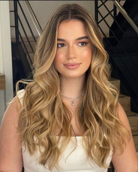 Balayage Hair Caramel, Bombshell Hair, Honey Blonde Hair, Honey Hair, Blonde Hair Shades, Blonde Hair Inspiration, Brunette To Blonde, Long Blonde, Hair Collection