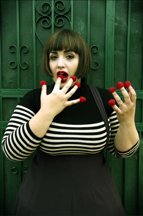 fat girls + short hair = YES! Girls Short Hair, Hipster Lifestyle, Bob Haircut For Girls, Bone Structure, Pretty Pumpkins, Hair Blog, Girl Short Hair, Beautiful Long Hair, Curvy Girl Outfits