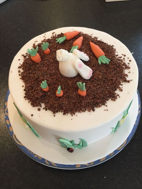 Carrot Cake Recipe Homemade, Cake Luxury, Carrot Cake Dessert, Carrot Cake Decoration, Easter Carrot Cake, Tiered Cakes Birthday, Rabbit Cake, Henley On Thames, Cake Artist