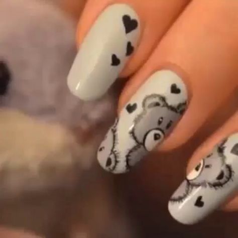 Tutorial for teddy bear nails Teddy Nails, Simple Animals, Bear Nails, Diy Nails Easy, Character Nails, Halloween Nails Diy, Kutek Disney, Bears Nails, Sassy Nails