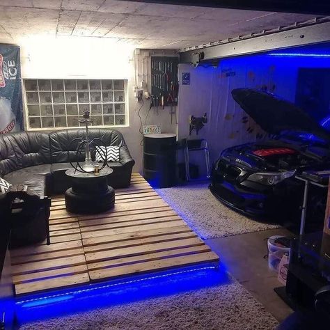 Garage Aesthetic House, Mechanic Room Ideas, Room Ideas For Car Guys, Car Guy House Decor, Bmw Garage Ideas, Car Guy Bedroom Aesthetic, Gamer Garage, Car Guy Room Ideas, Mechanic Bedroom