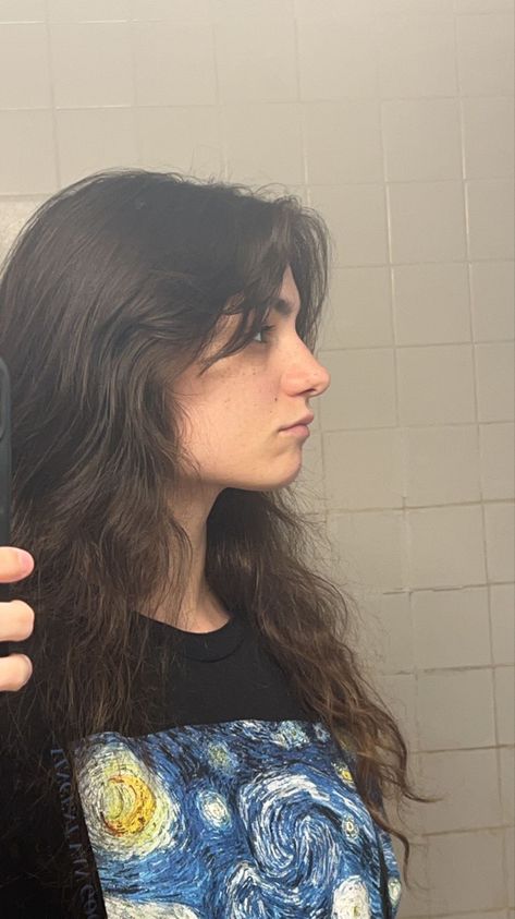 curtain bangs mirror selfie side profile Wavy Haircut Curtain Bangs, Curtain Bangs Side Profile, Bangs Side Profile, Side Bangs Wavy Hair, Wavy Curtain Bangs, Side Part Curtain Bangs, Wavy Hair Curtain Bangs, Curtain Bangs Side Part, Curtain Bangs Wavy Hair