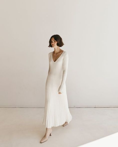 Reign Dresses, Street Style Fall Winter, Knit Midi, Inspired Dress, Parisian Style, Preppy Style, Feminine Style, Reign, Elegant Style