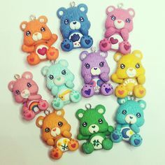 orsetti arcobaleno Clay Bear, Polymer Clay Animals, Cute Polymer Clay, Polymer Clay Miniatures, Clay Figurine, Clay Animals, Clay Ornaments, Cute Clay, Clay Miniatures