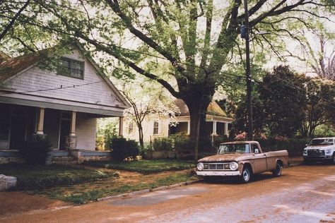 Small Southern Town, 1980s Small Town Aesthetic, Growing Up Poor Aesthetic, Small Town Aesthetic, Small Town America, Small Town Life, American Dream, The Villain, Photography Inspo