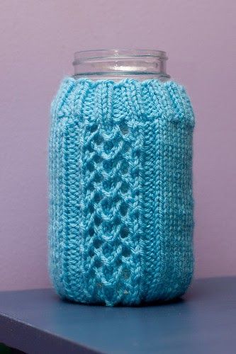 I had someone ask me for a cozy for her quart sized mason jar, and I couldn't find a pattern that I liked. I wanted it to be simple so it wo... Cup Cozy Knitting Pattern, December Decor, Mason Jar Cozy, Quart Size Mason Jars, Cozy Pattern, Crochet Cup Cozy, Sweet Jars, Scrap Yarn, Easy Candles