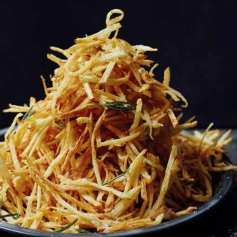 Shoe String Fries, Potato Strings, Nutritional Recipes, Rosemary Recipes, Meat Dish, Fries Recipe, Juicy Steak, Potato Dishes, Cooking Art