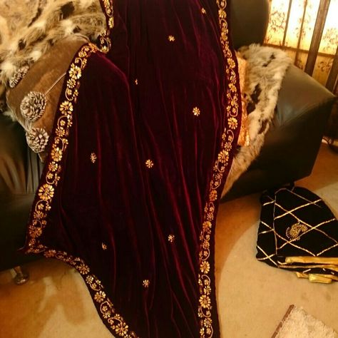 Totally hand made velvt shawl for chill winters . Velvet Shawls Embroidery, Velvet Shawls Pakistani, Garara Design, Velvet Shawls, Embroidery Shawl, Shawl Outfit, Velvet Dupatta, Embroidery Suits Punjabi, Red Shawl